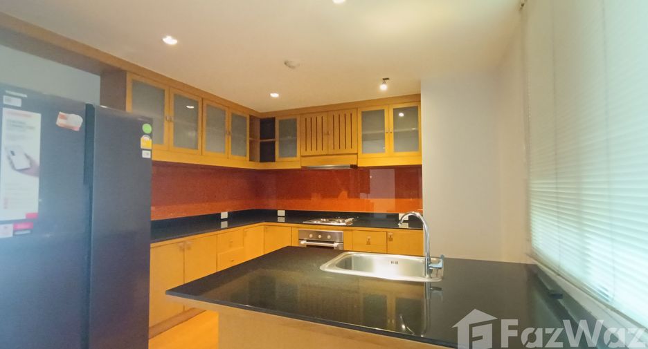 For rent 2 bedrooms condo in Khlong Toei, Bangkok