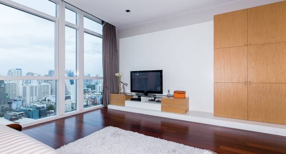 Wohnung zur Miete mit 3 Zimmer in Pathum Wan, Bangkok