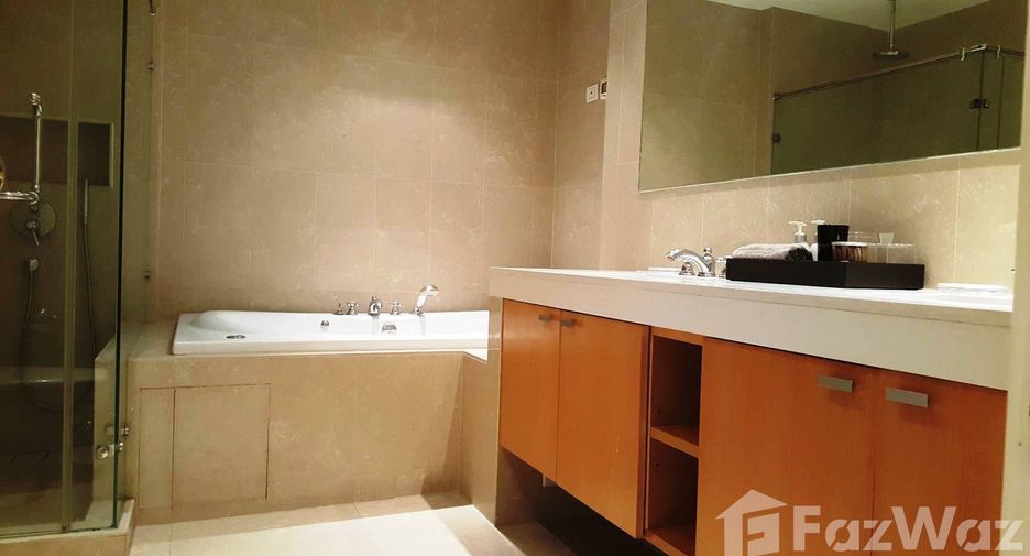 Wohnung zur Miete mit 3 Zimmer in Pathum Wan, Bangkok
