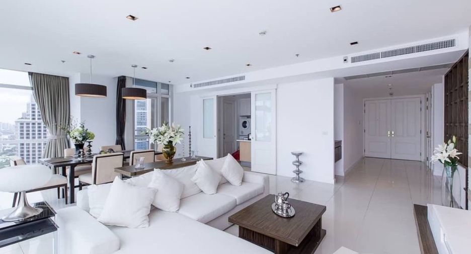 Wohnung zur Miete mit 3 Zimmer in Pathum Wan, Bangkok