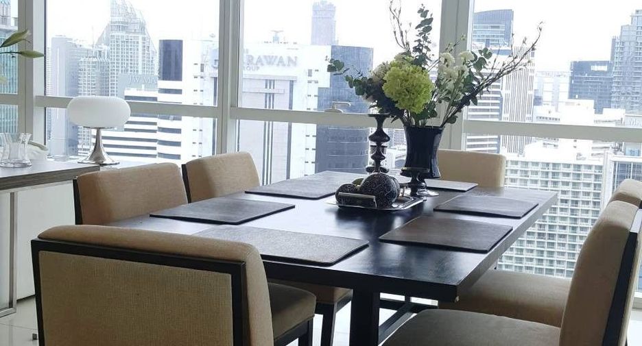 Wohnung zur Miete mit 3 Zimmer in Pathum Wan, Bangkok