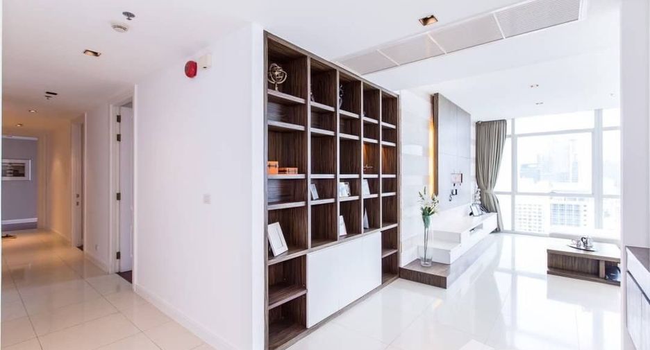Wohnung zur Miete mit 3 Zimmer in Pathum Wan, Bangkok