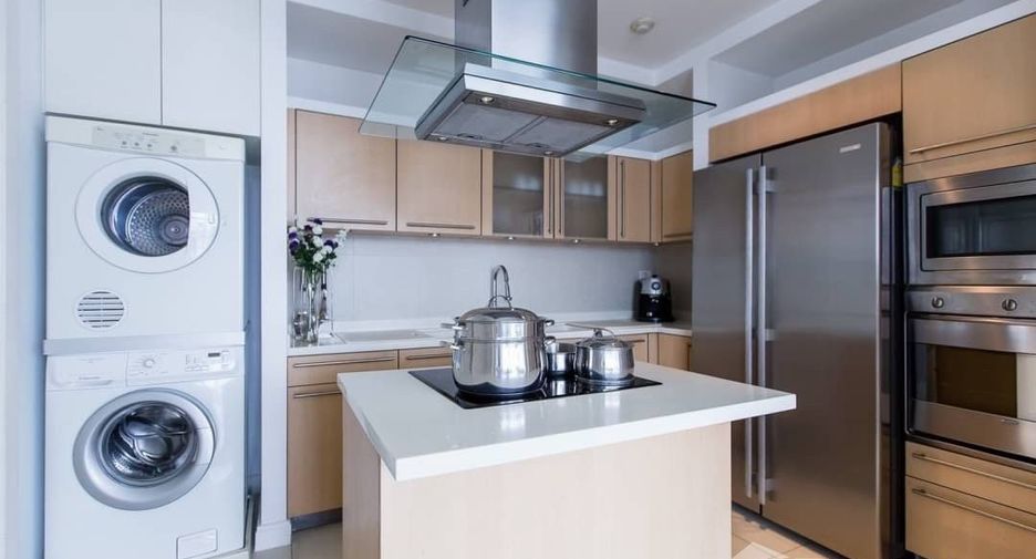 Wohnung zur Miete mit 3 Zimmer in Pathum Wan, Bangkok