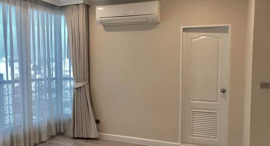 For rent 2 bedrooms condo in Sathon, Bangkok