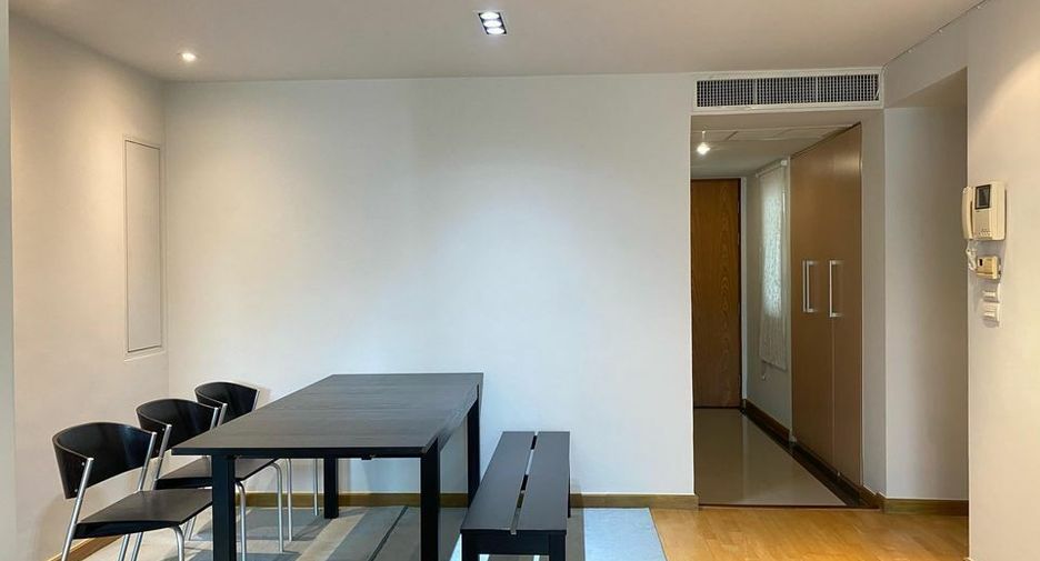 For rent 3 bedrooms condo in Phra Khanong, Bangkok