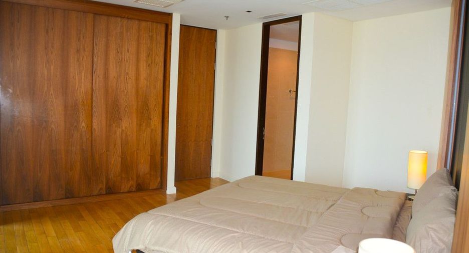 À louer 3 chambres condo à Khlong Toei, Bangkok