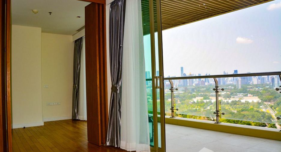 À louer 3 chambres condo à Khlong Toei, Bangkok