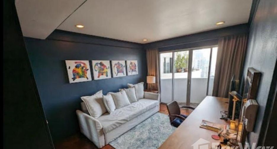 For rent 2 bedrooms condo in Watthana, Bangkok