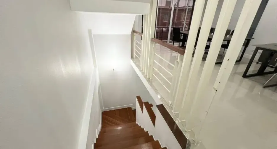 For rent 4 bedrooms townhouse in Bueng Kum, Bangkok