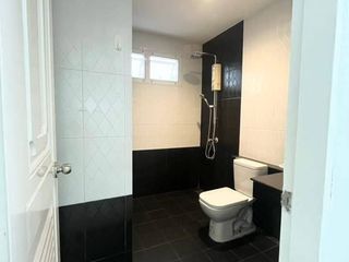 For rent 4 bedrooms townhouse in Bueng Kum, Bangkok