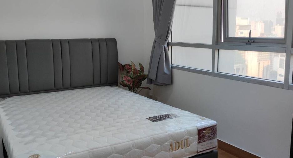 For rent 2 bedrooms condo in Pathum Wan, Bangkok
