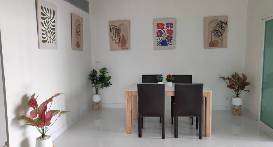 For rent 2 bedrooms condo in Pathum Wan, Bangkok
