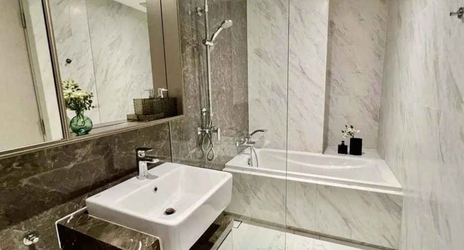 For rent 2 bedrooms condo in Khlong Toei, Bangkok