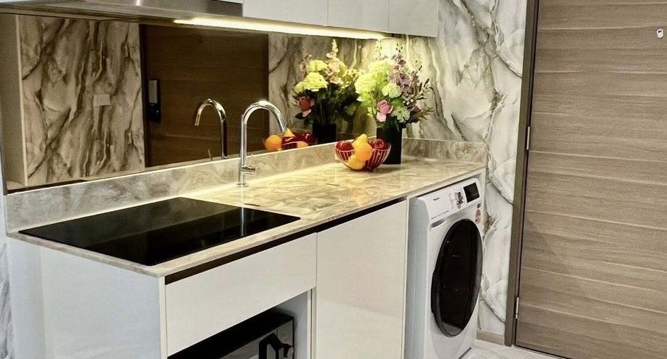 For rent 2 bedrooms condo in Khlong Toei, Bangkok