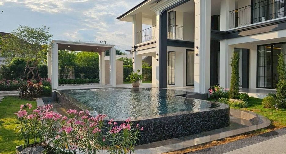 For sale 5 bedrooms villa in Saraphi, Chiang Mai