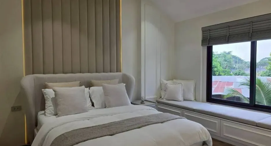 For sale 5 bedrooms villa in Saraphi, Chiang Mai