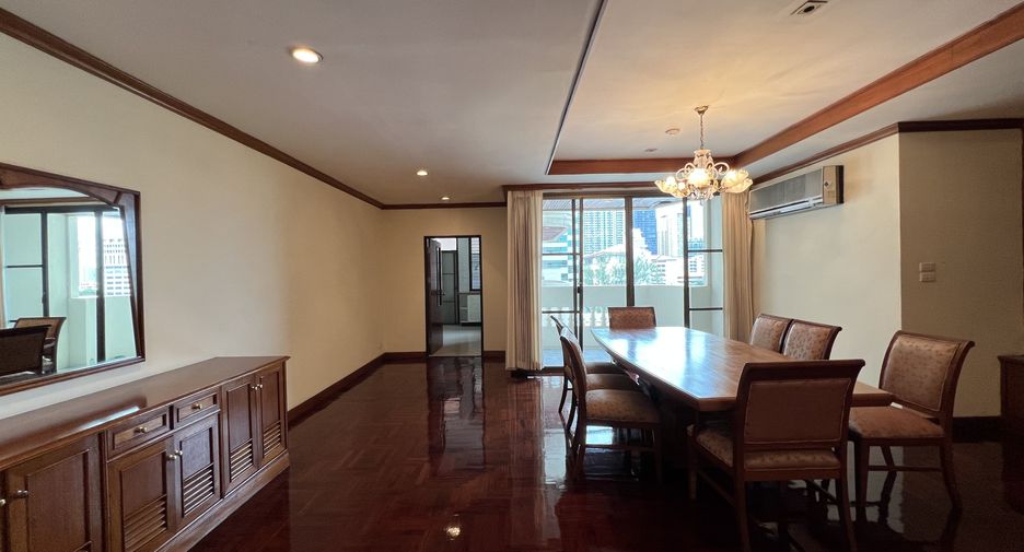 Condo en alquiler de 3 habitaciones en Watthana, Bangkok