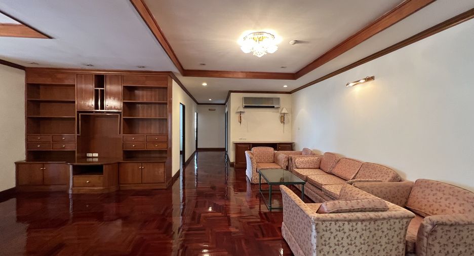 Condo en alquiler de 3 habitaciones en Watthana, Bangkok