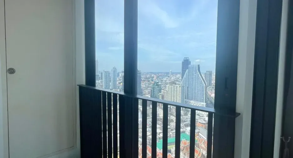 For rent 2 bedrooms condo in Bang Rak, Bangkok