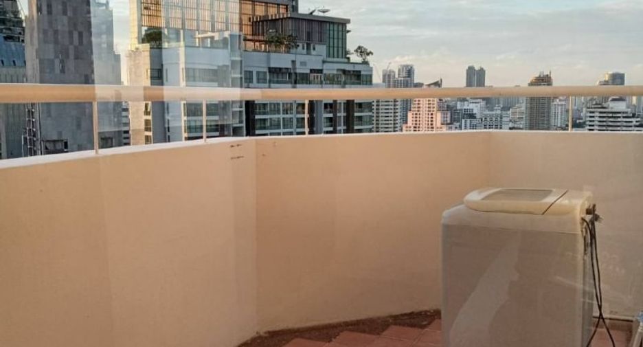 For rent 2 bedrooms condo in Khlong Toei, Bangkok