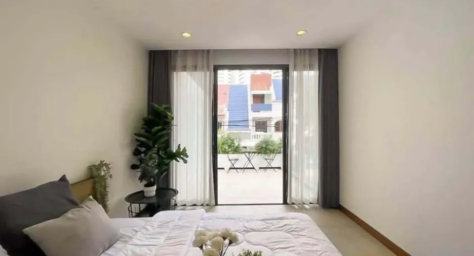 ให้เช่า 4 ห้องนอน บ้านเดี่ยว ใน วัฒนา, กรุงเทพฯ