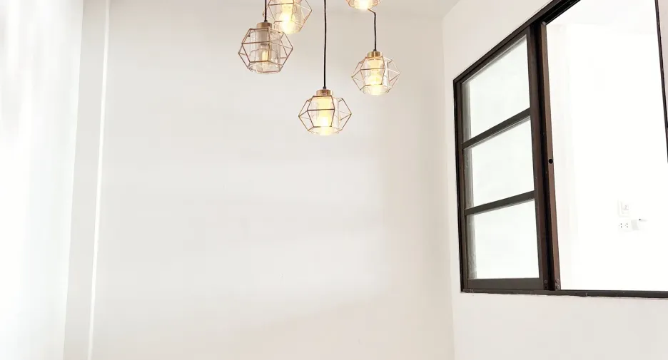 Casa en alquiler de 3 habitaciones en Phra Khanong, Bangkok