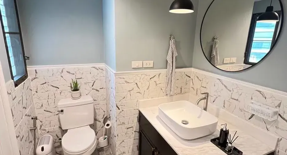 For rent 2 bedrooms condo in Sathon, Bangkok