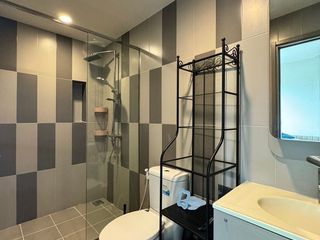 Condo en alquiler de 2 habitaciones en Khlong San, Bangkok