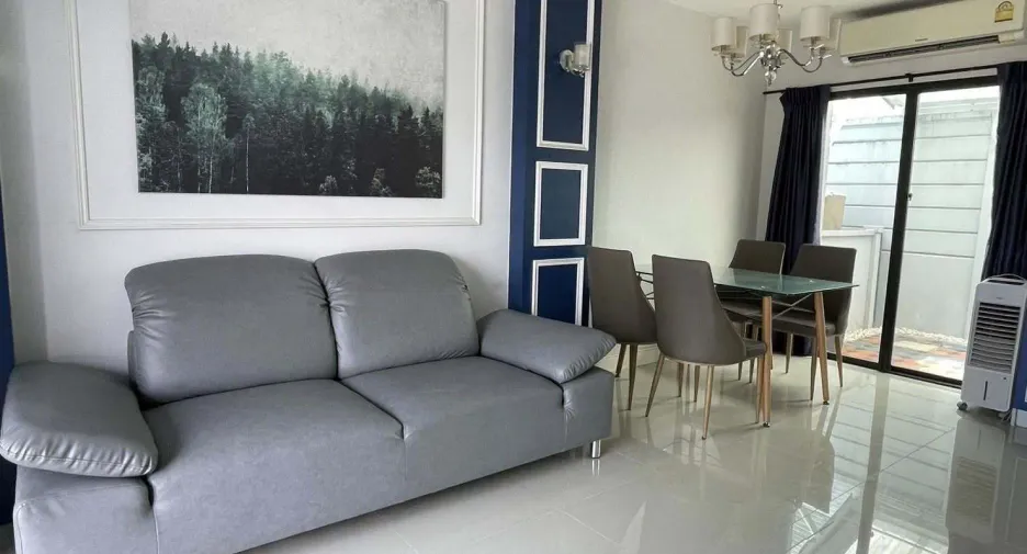 For rent 3 bedrooms townhouse in Prawet, Bangkok