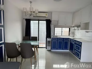 Reihenhaus zur Miete mit 3 Zimmer in Prawet, Bangkok