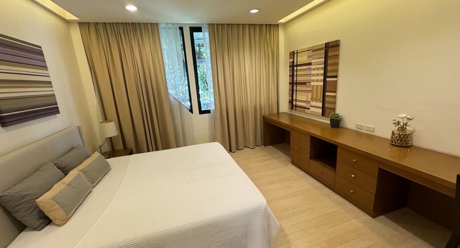 For rent 3 bedrooms apartment in Pathum Wan, Bangkok