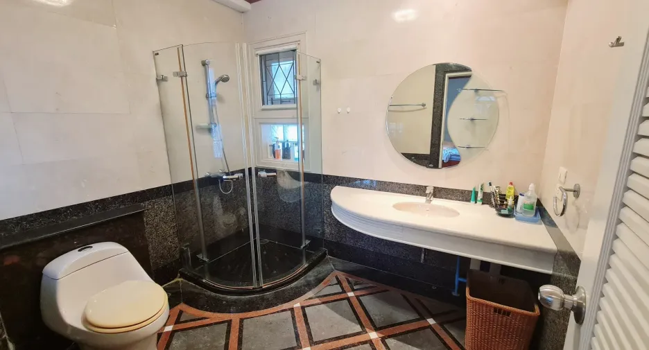 For rent 5 bedrooms townhouse in Lat Phrao, Bangkok