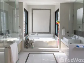 For rent 3 bedrooms house in Watthana, Bangkok