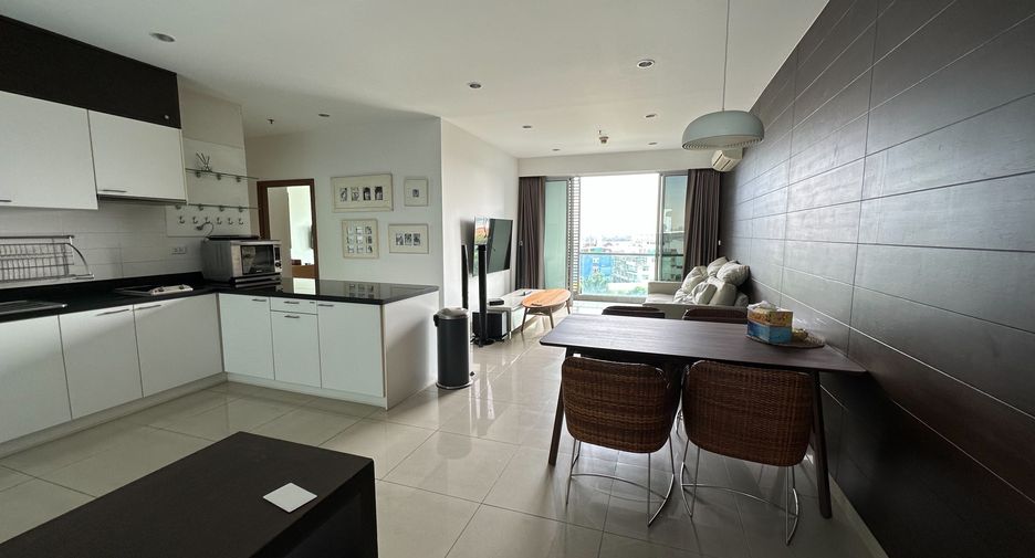 For rent 2 bedrooms condo in Yan Nawa, Bangkok