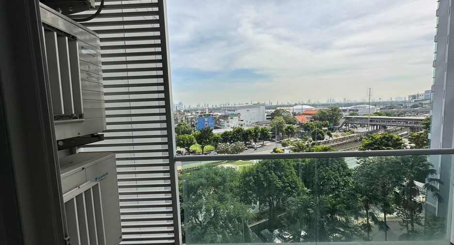 For rent 2 bedrooms condo in Yan Nawa, Bangkok