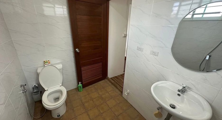 For rent 3 bedrooms house in Din Daeng, Bangkok