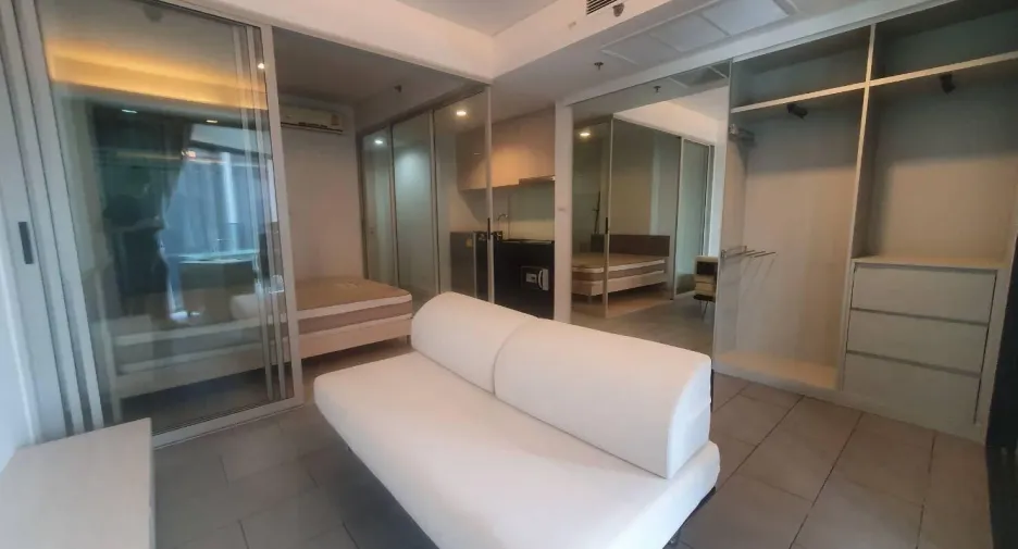 For rent 1 bed condo in Phaya Thai, Bangkok