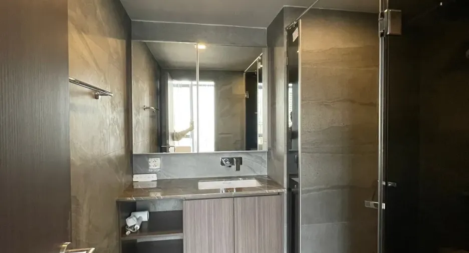 For rent 1 bed condo in Ratchathewi, Bangkok