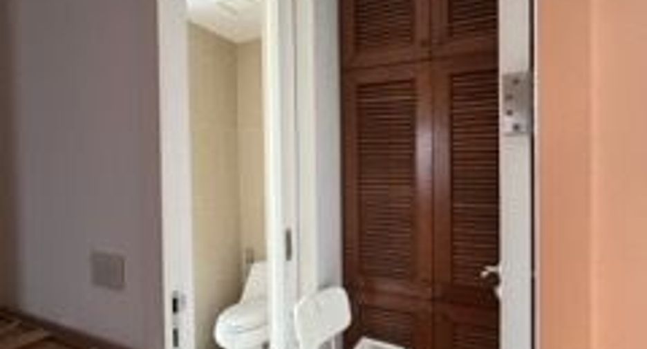 For rent 3 bedrooms condo in Pathum Wan, Bangkok