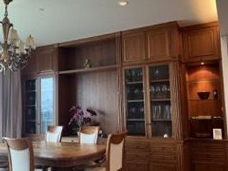 Condo en alquiler de 3 habitaciones en Pathum Wan, Bangkok