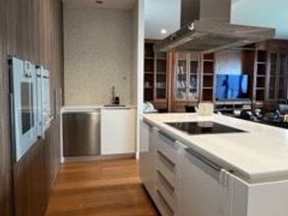 Condo en alquiler de 3 habitaciones en Pathum Wan, Bangkok