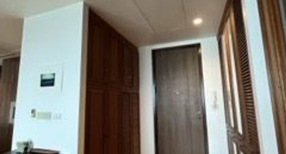 For rent 3 bedrooms condo in Pathum Wan, Bangkok