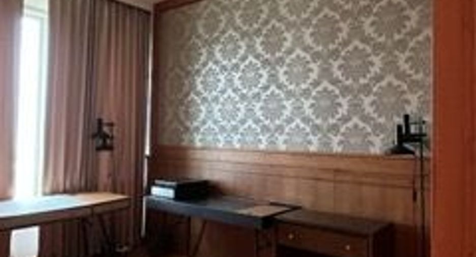 For rent 3 bedrooms condo in Pathum Wan, Bangkok