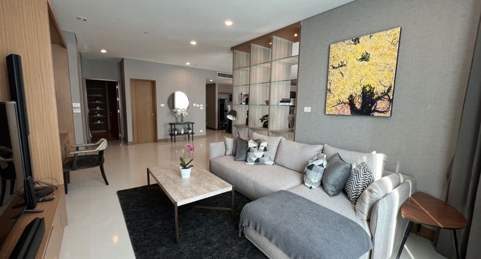 For rent 3 bedrooms condo in Pathum Wan, Bangkok
