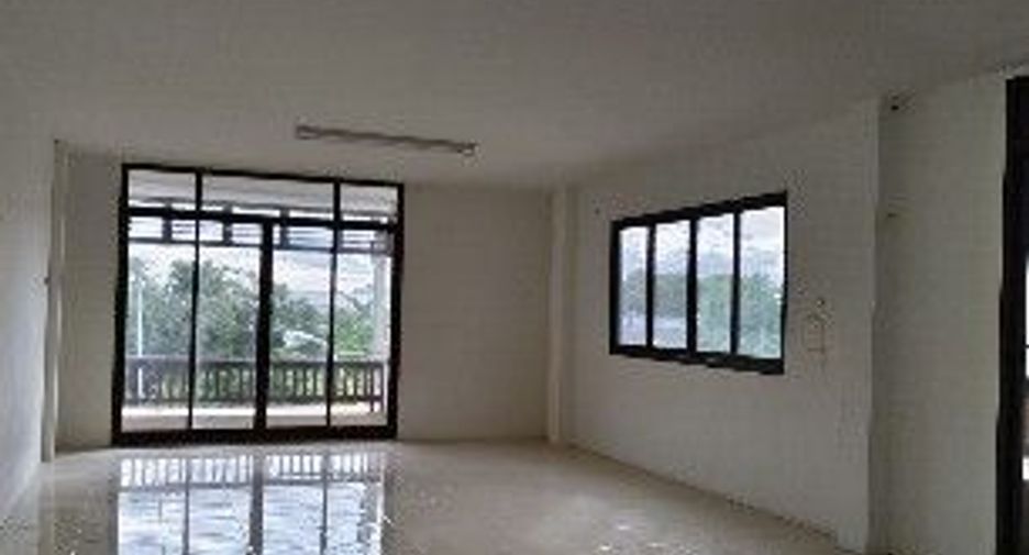For rent 4 bedrooms retail Space in Bang Khun Thian, Bangkok