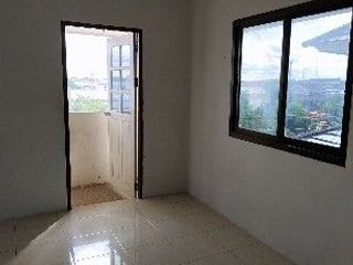 For rent 4 bedrooms retail Space in Bang Khun Thian, Bangkok