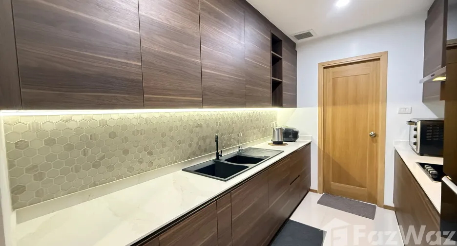 For rent 3 ベッドルーム condo in Sathon, Bangkok