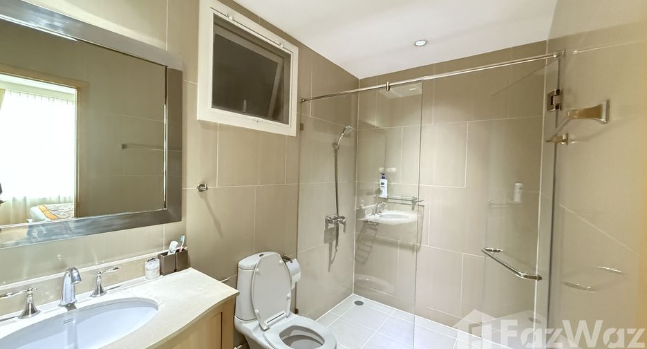 For rent 3 ベッドルーム condo in Sathon, Bangkok