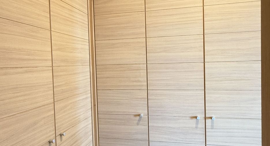 For rent 3 ベッドルーム condo in Sathon, Bangkok