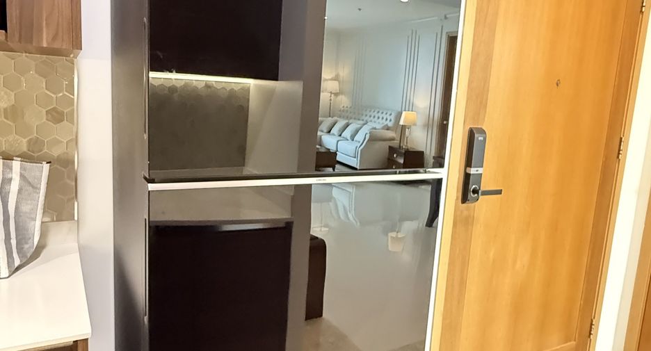 For rent 3 ベッドルーム condo in Sathon, Bangkok